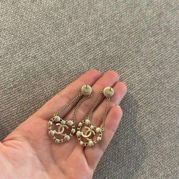 Chanel earrings - Picture 3 of 4